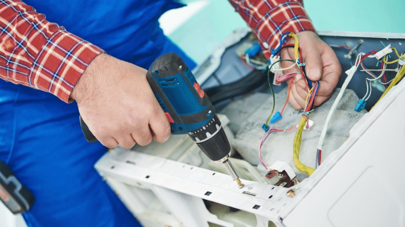 Dilovası Eminçelik Eminçelik çamaşır makinesi kart tamiri – Su almama arızası orijinal parça ile giderildi. - Teknik servis örneği